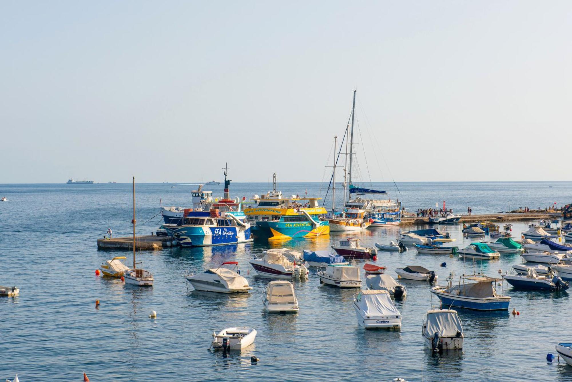 Islet Promenade Seafront Apartment With Large Corner Terrace By Getawaysmalta San Pawl il-Baħar Extérieur photo