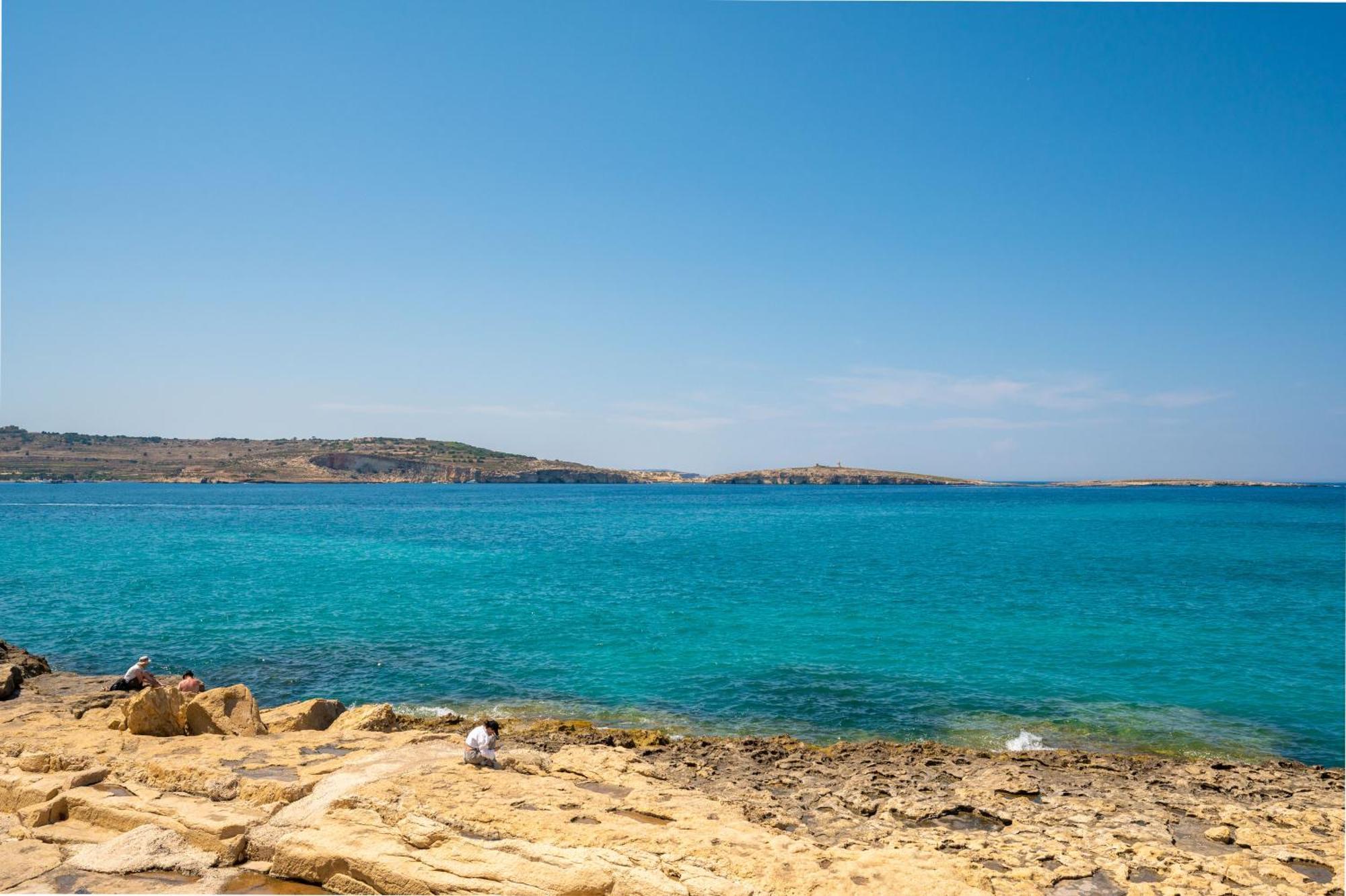 Islet Promenade Seafront Apartment With Large Corner Terrace By Getawaysmalta San Pawl il-Baħar Extérieur photo