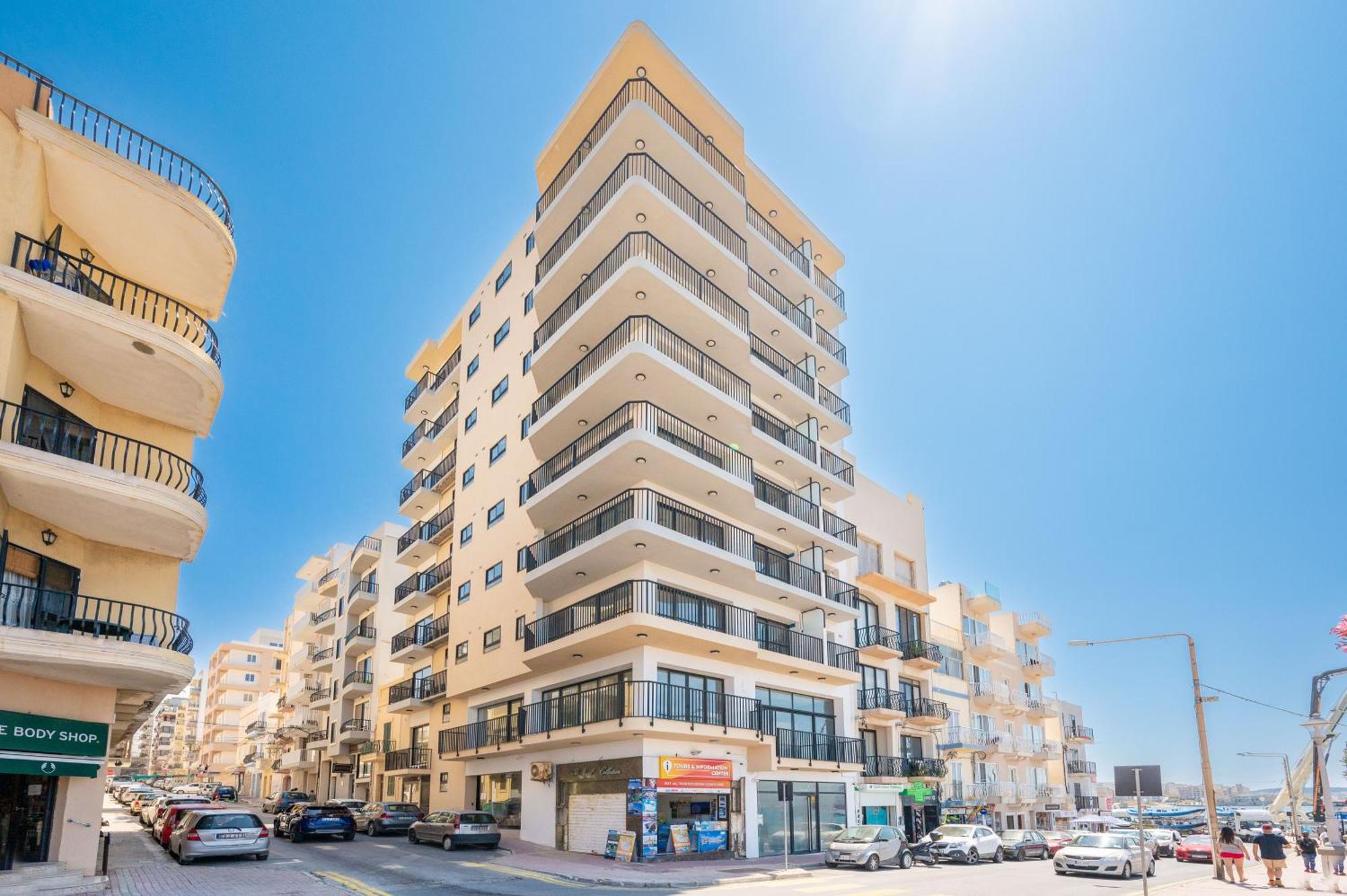 Islet Promenade Seafront Apartment With Large Corner Terrace By Getawaysmalta San Pawl il-Baħar Extérieur photo
