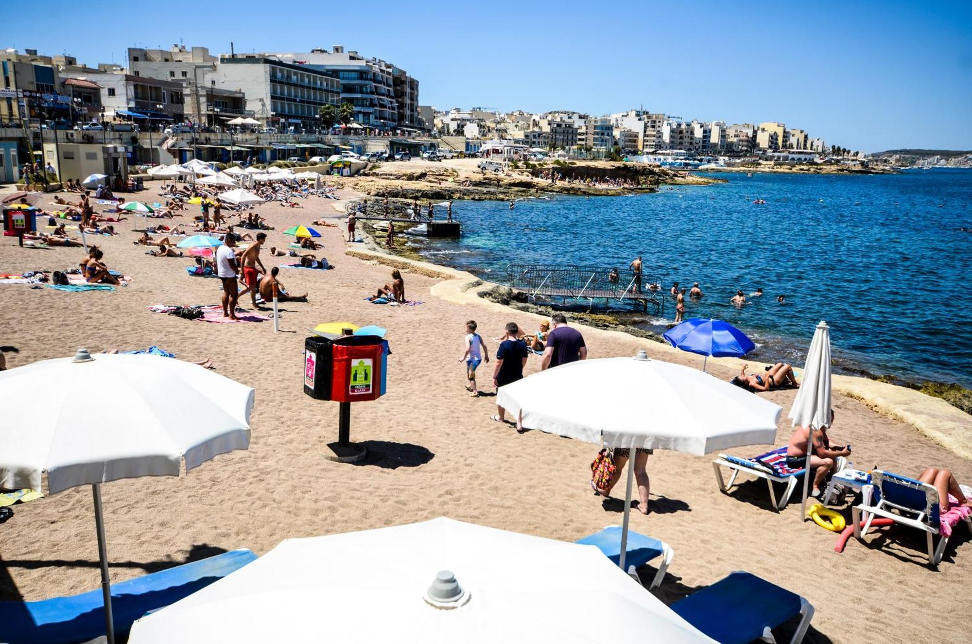 Islet Promenade Seafront Apartment With Large Corner Terrace By Getawaysmalta San Pawl il-Baħar Extérieur photo